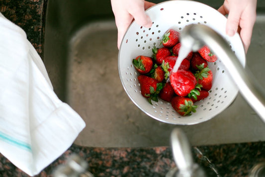 How to properly clean your fruits & vegetables